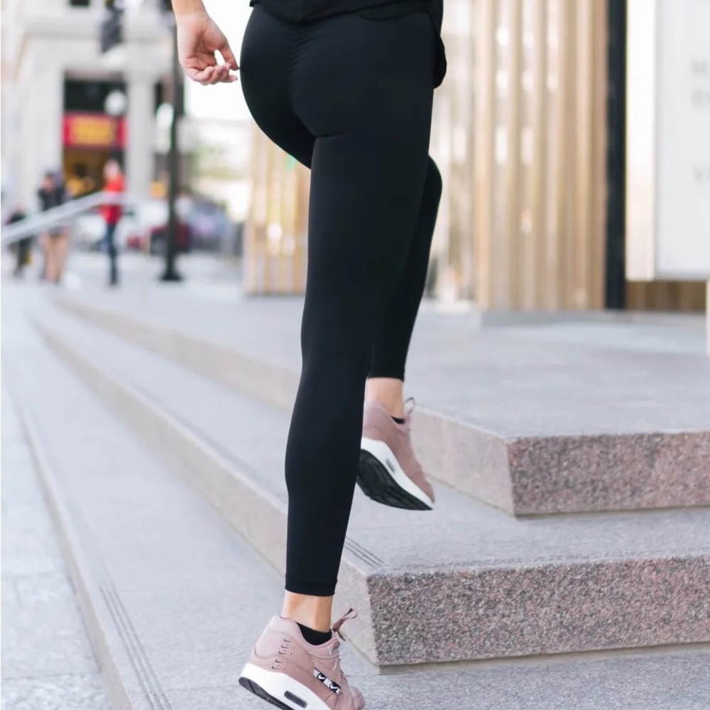 NWT Zyia Black Brilliant Scrunchy What Hi-Rise